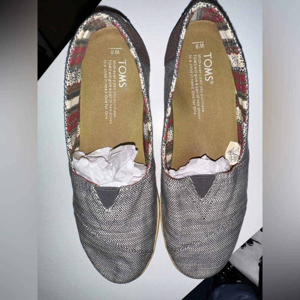 Women’s Toms shoes